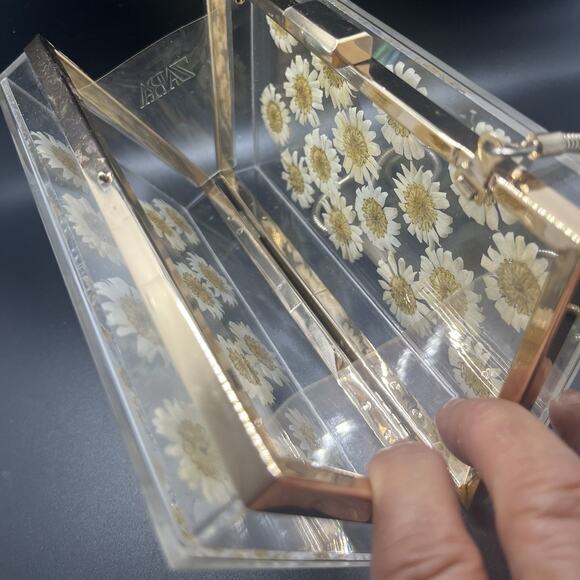 Zara Natural Daisy Acrylic Cross Body Clutch w/ Shoulder Strap - Picture 4 of 12